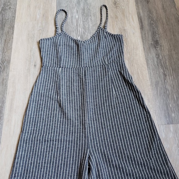 Stripe Jumpsuit - Picture 4 of 9